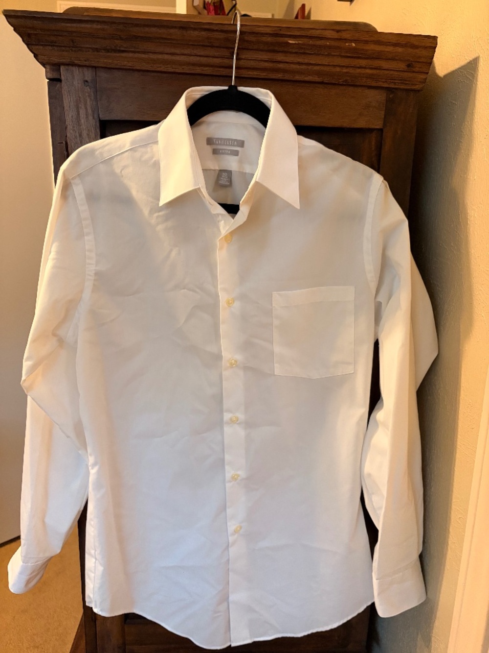 Van Heusen Fitted poplin long sleeve white dress shirt 14 1/2, 32/33